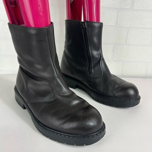 Martino Canada Chelsea boots Size 9.5 E   Unisex - Picture 1 of 16